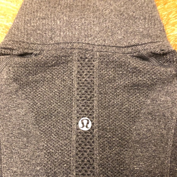 Lululemon🍋 Zipper Tech Pullover 🏃🏼♀️ - Picture 2 of 8